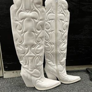 Jeffrey Campbell , size 7/5 white